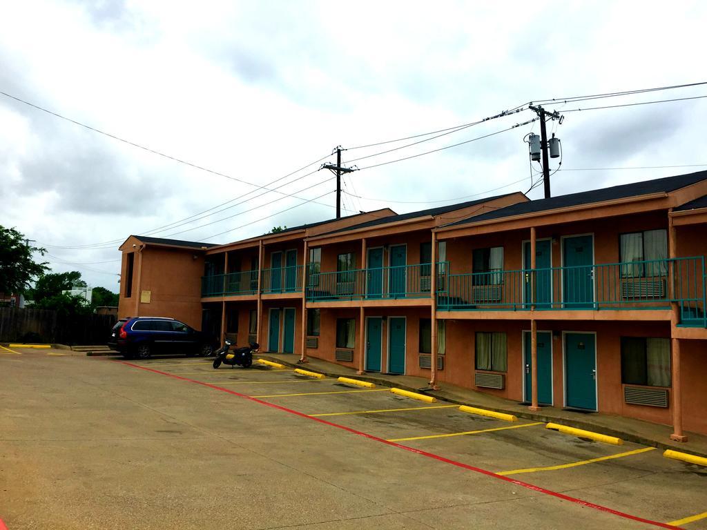 Crown Inn Grand Prairie Exterior photo