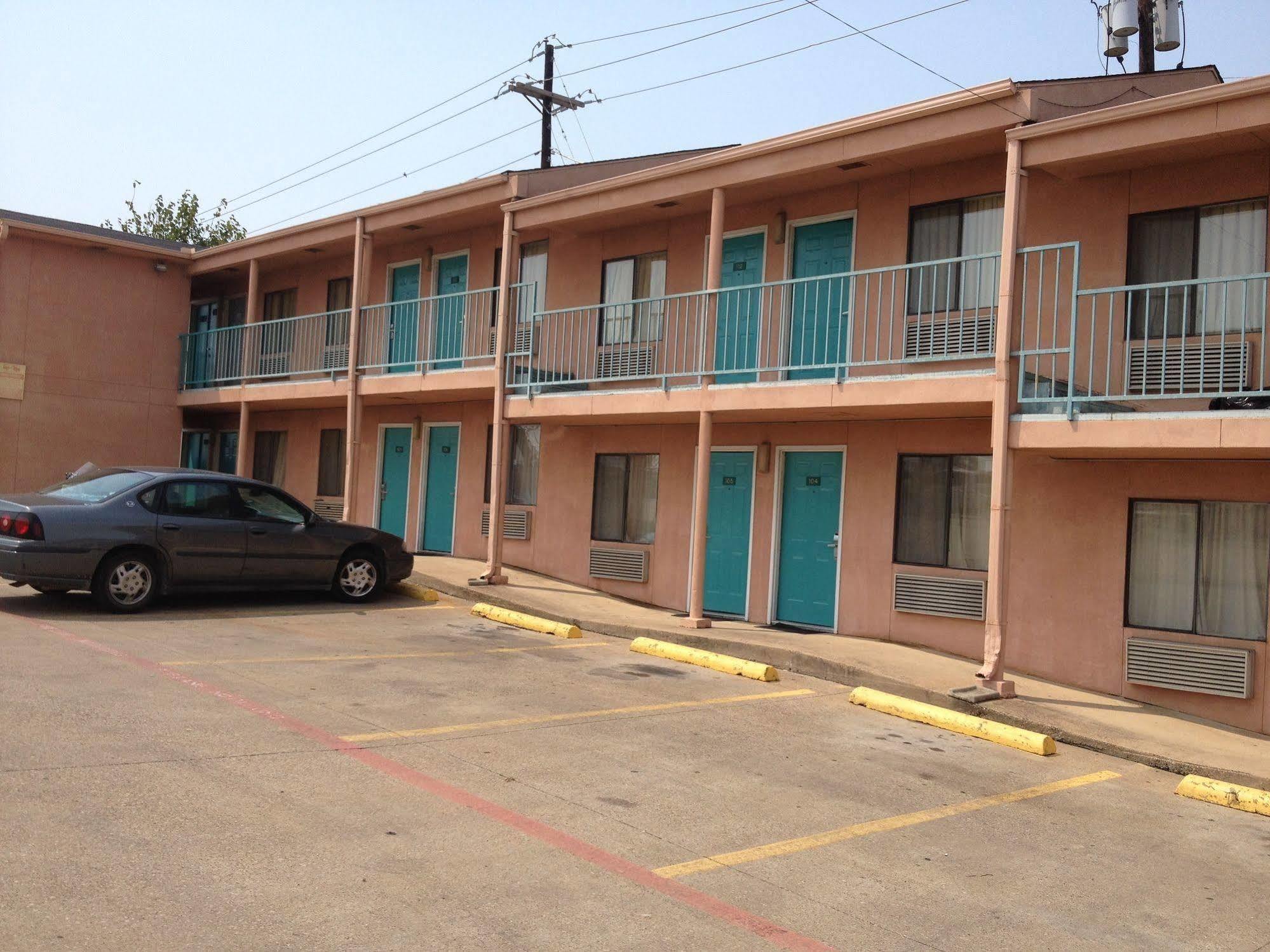 Crown Inn Grand Prairie Exterior photo